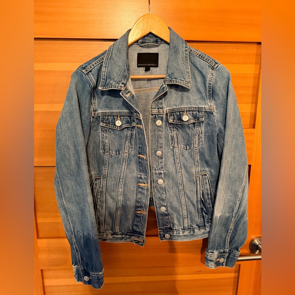 Banana Republic Medium Denim Jacket in Light Blue